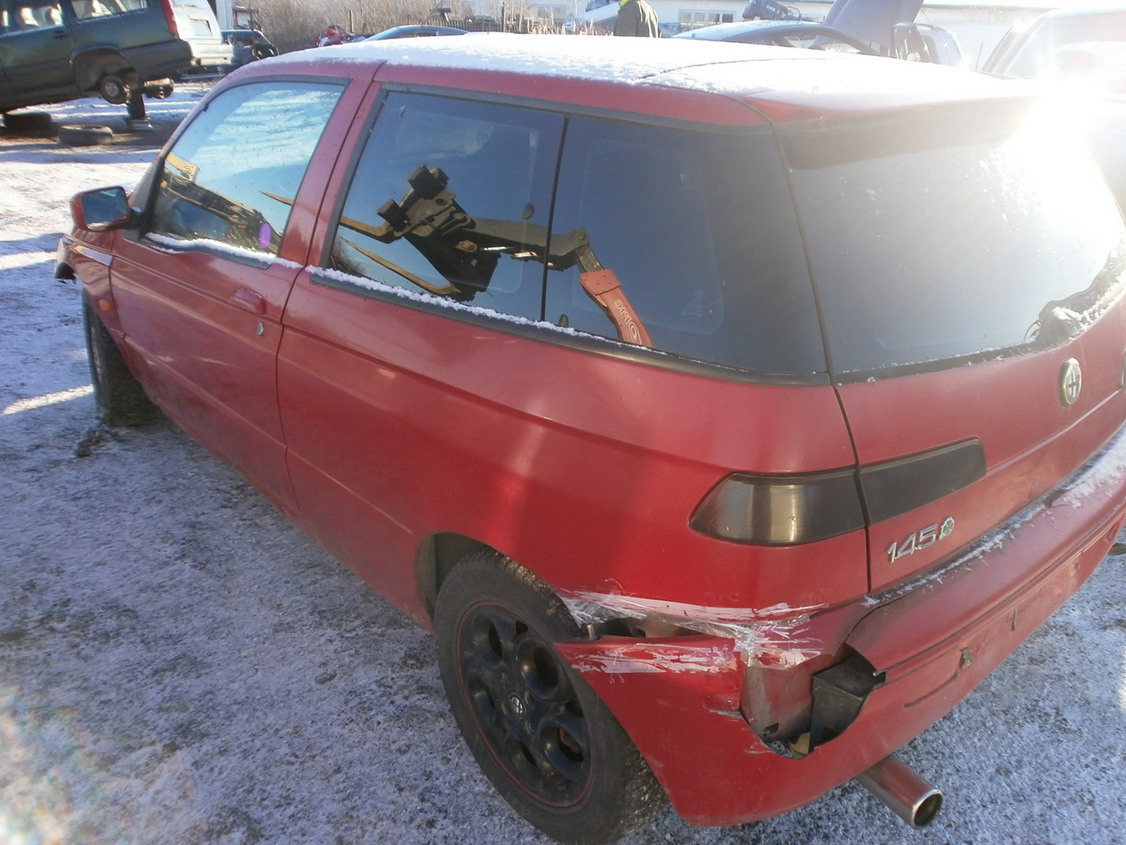 Used Car Parts Alfa-Romeo 145 2000 2.0 Mechanical Hatchback 2/3 d. Red 2013-12-02